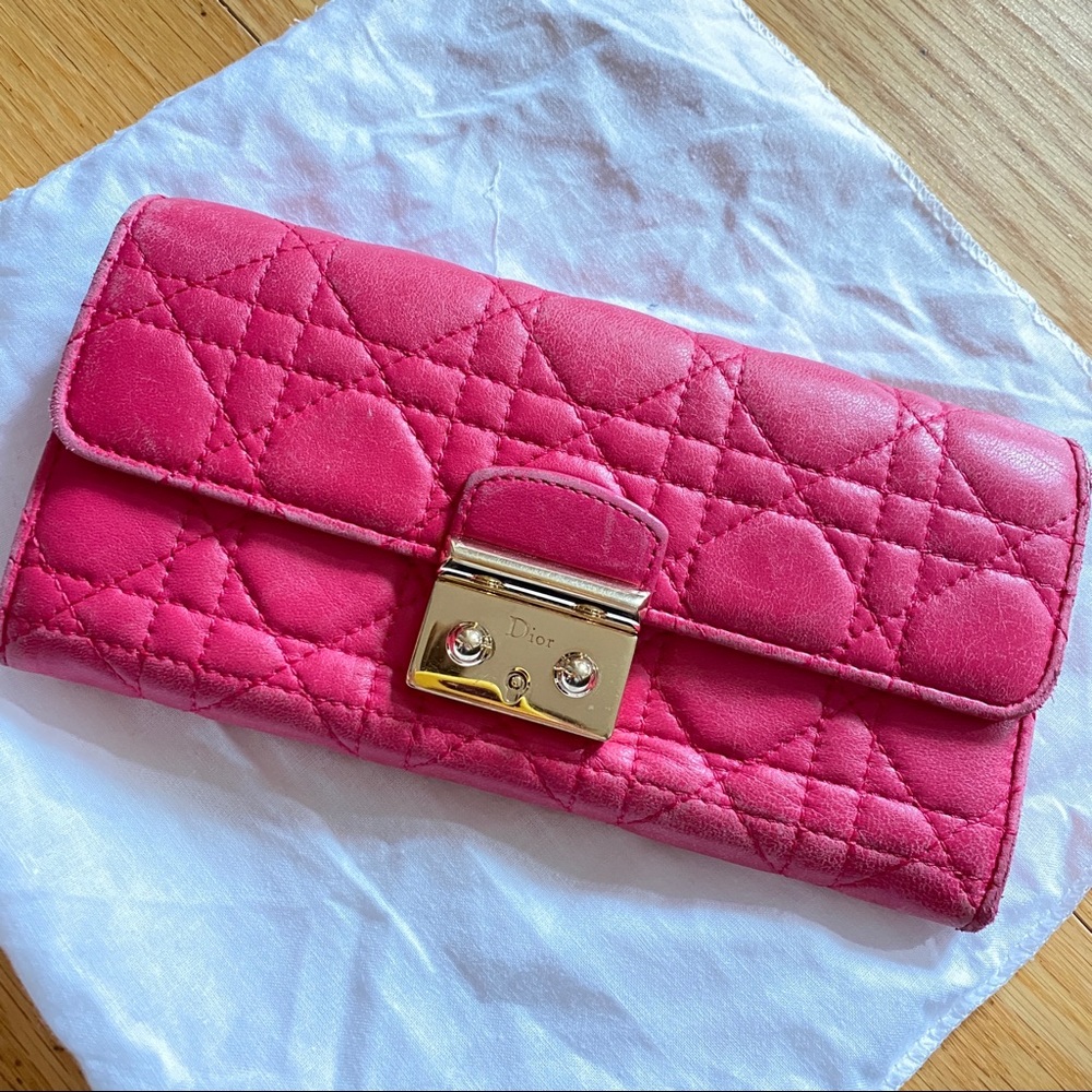 Auth-Dior long wallet